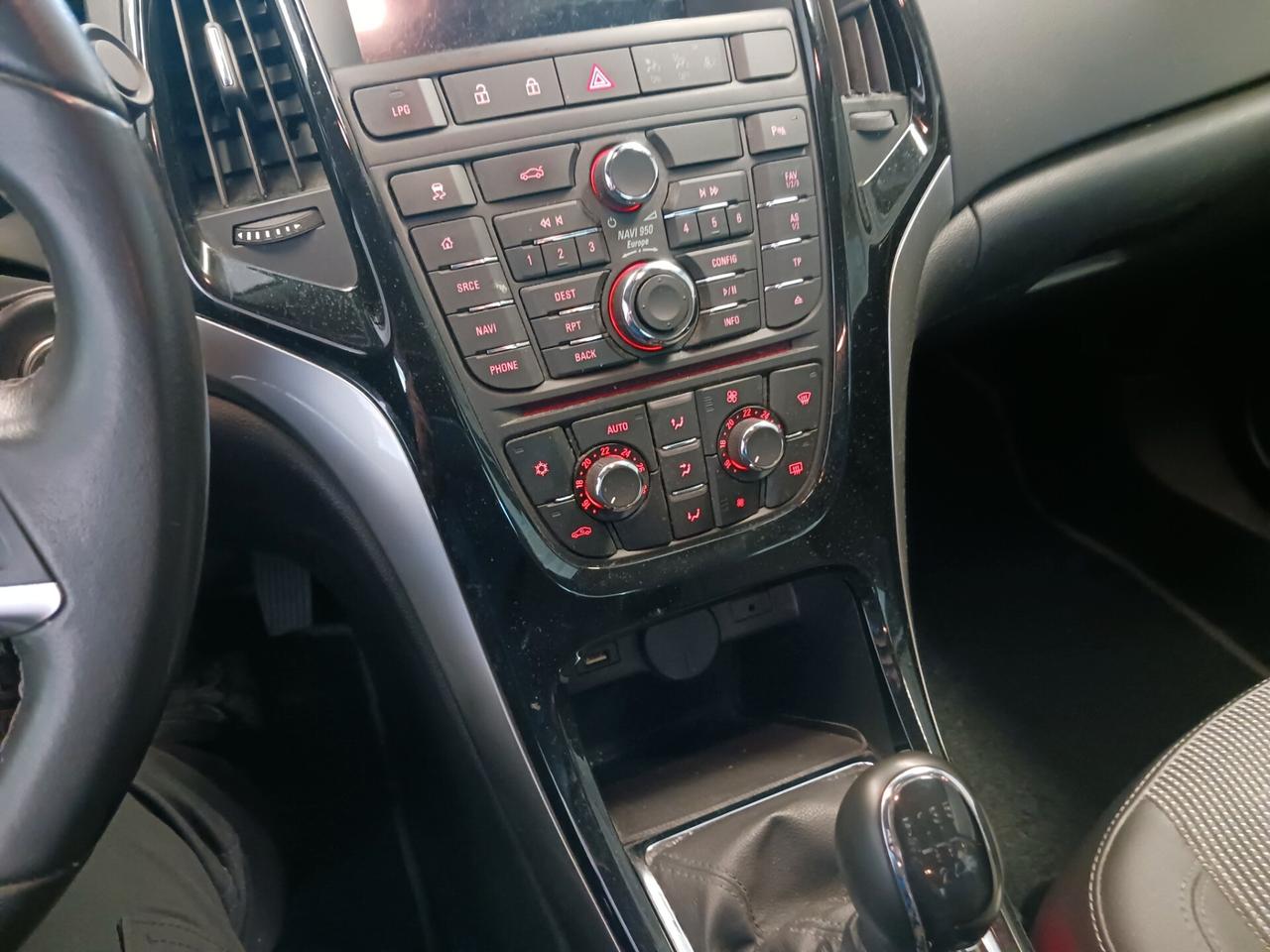 Opel Astra 1.4 Turbo 140CV 4 porte GPL Tech Cosmo