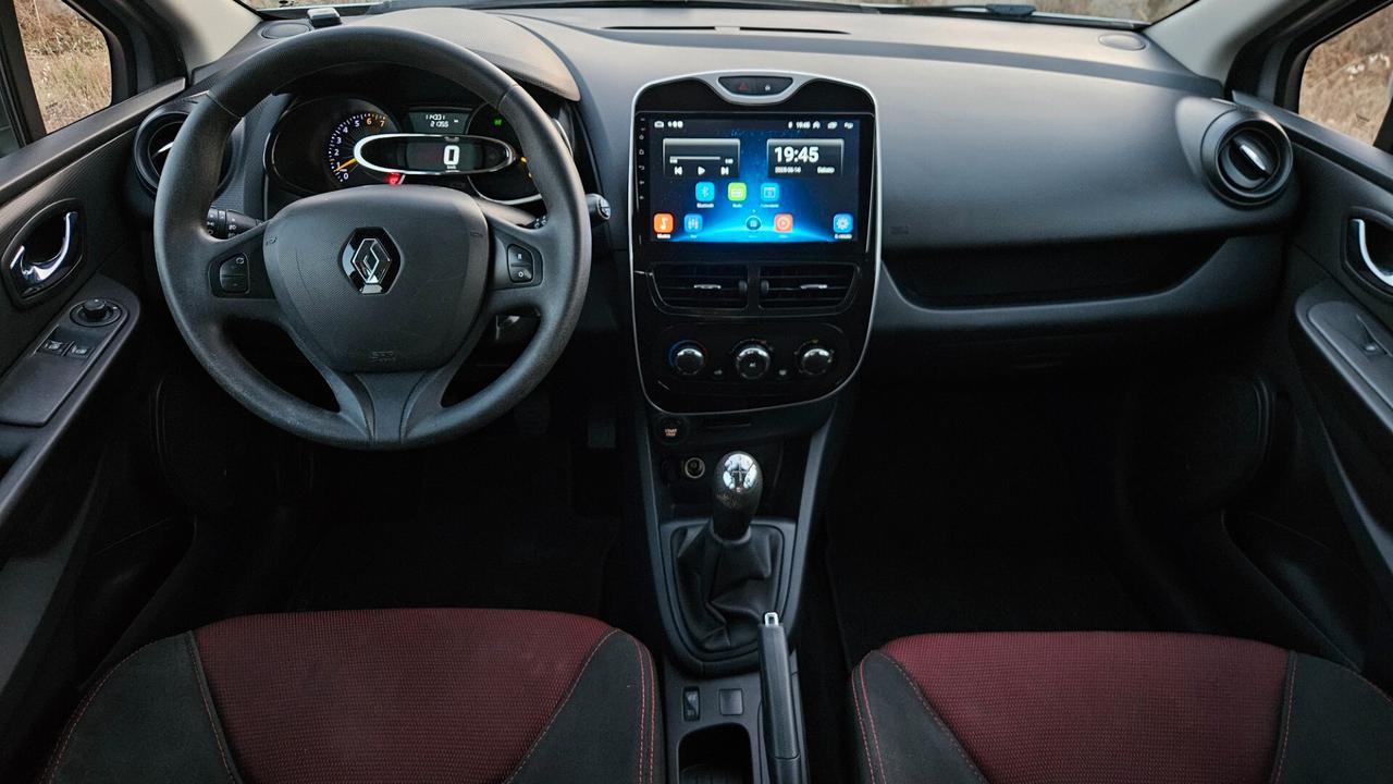 Renault Clio 1.2 75CV 5P Costume National