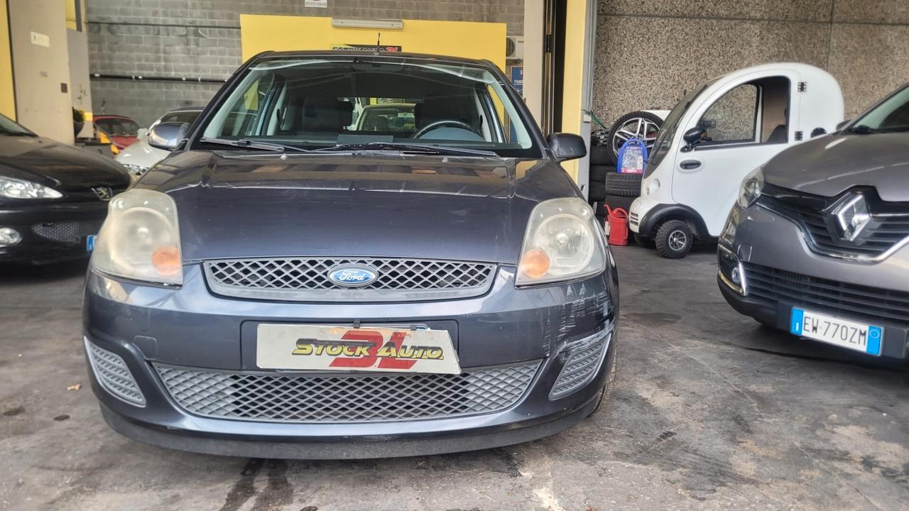 Ford Fiesta 1.2 BENZINA