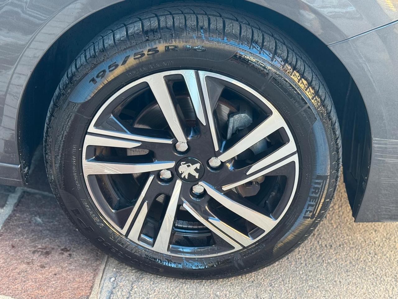 Peugeot 208 BlueHDi 100 Allure Pack