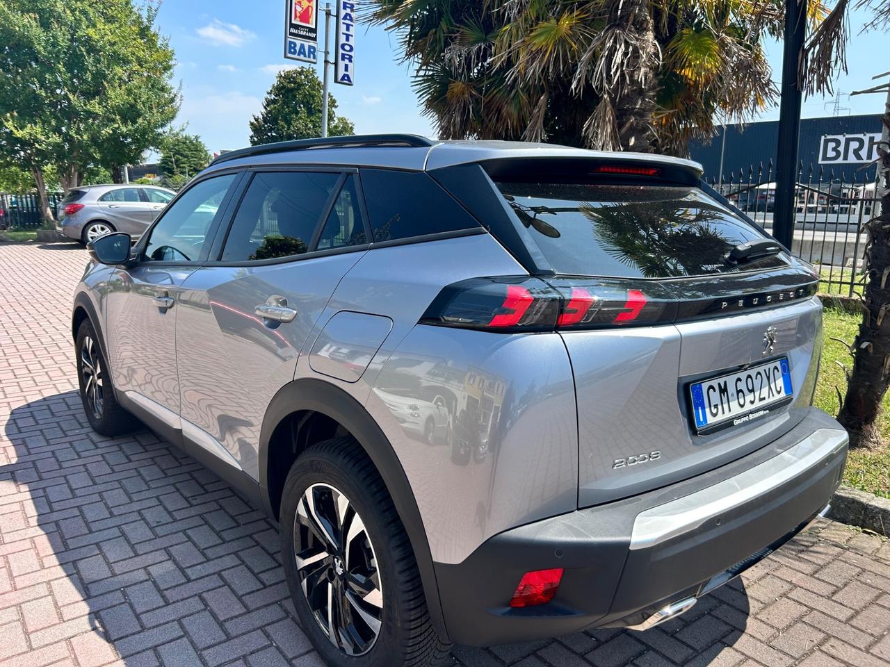 Peugeot 2008 PureTech 130 S&S EAT8 GT