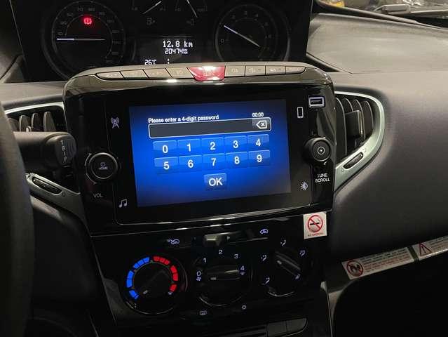 Lancia Ypsilon 1.0 firefly hybrid 69cv Gold Plus