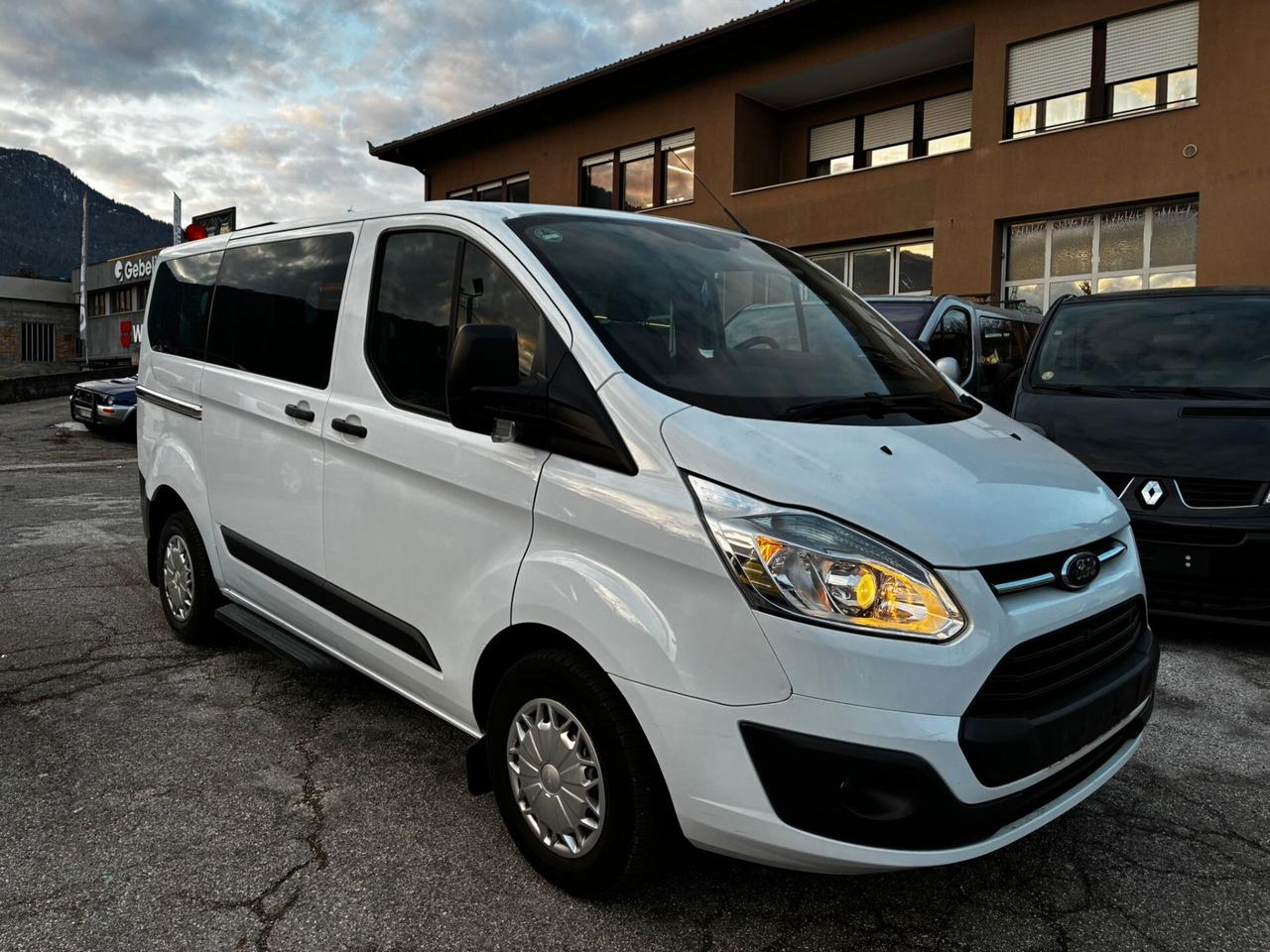 FORD TRANSIT CUSTOM 2.2 TDCi 9 POSTI