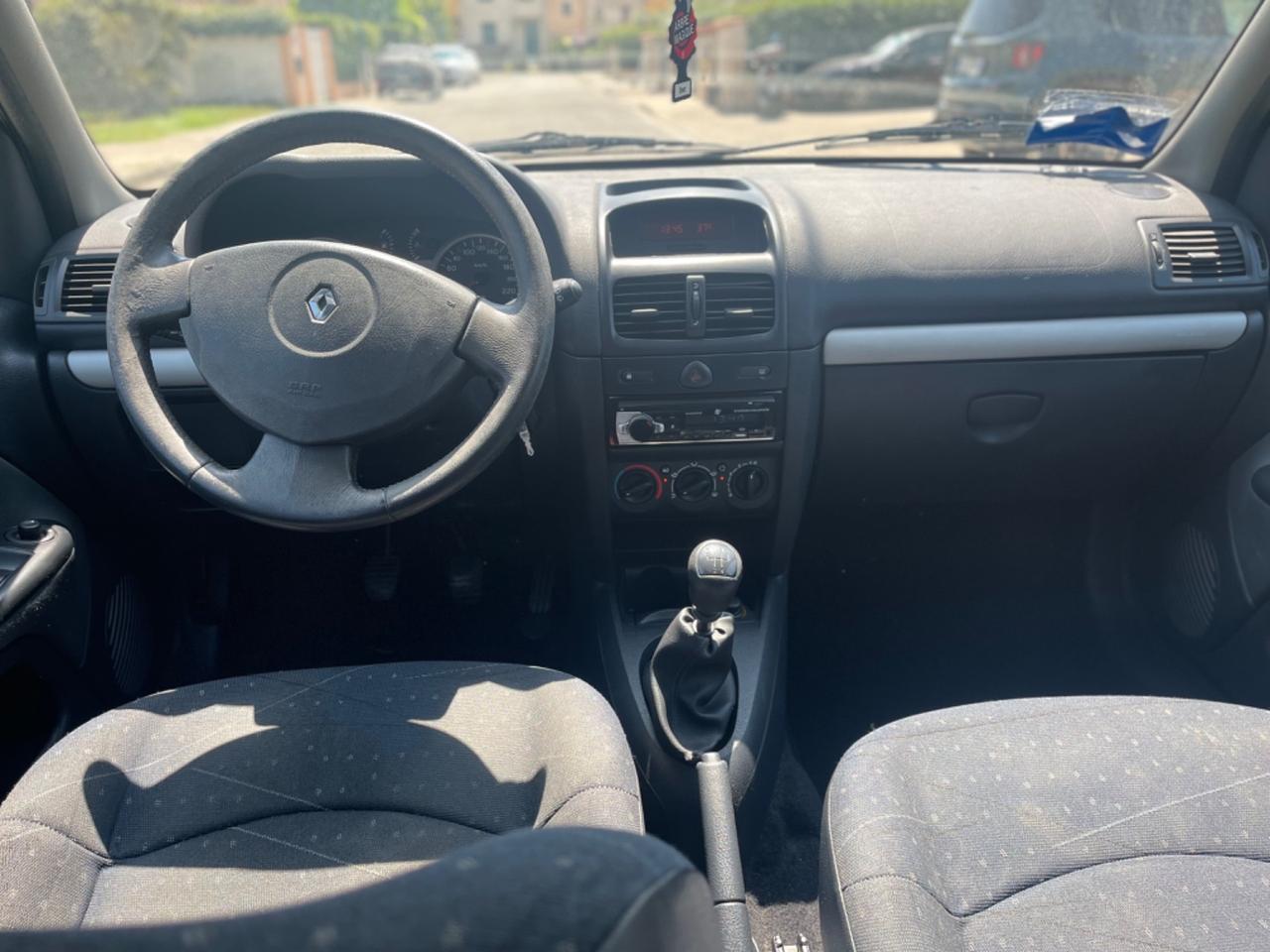 Renault Clio 1.2 16V cat 5 porte Privilège