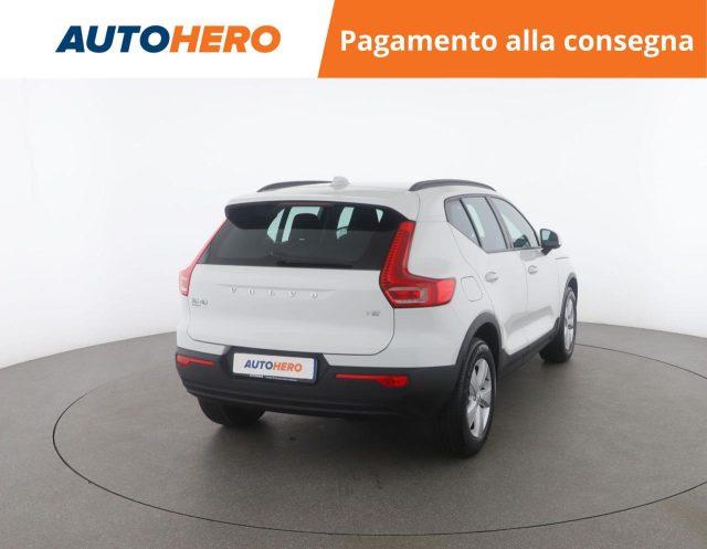 VOLVO XC40 T2 Momentum Core