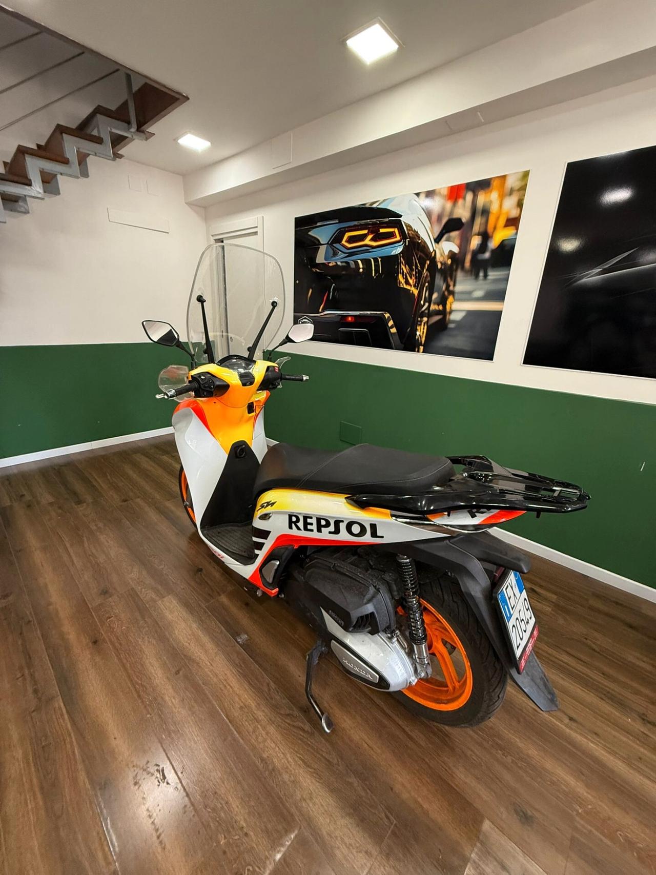 Honda SH 350 Repsol limited edition