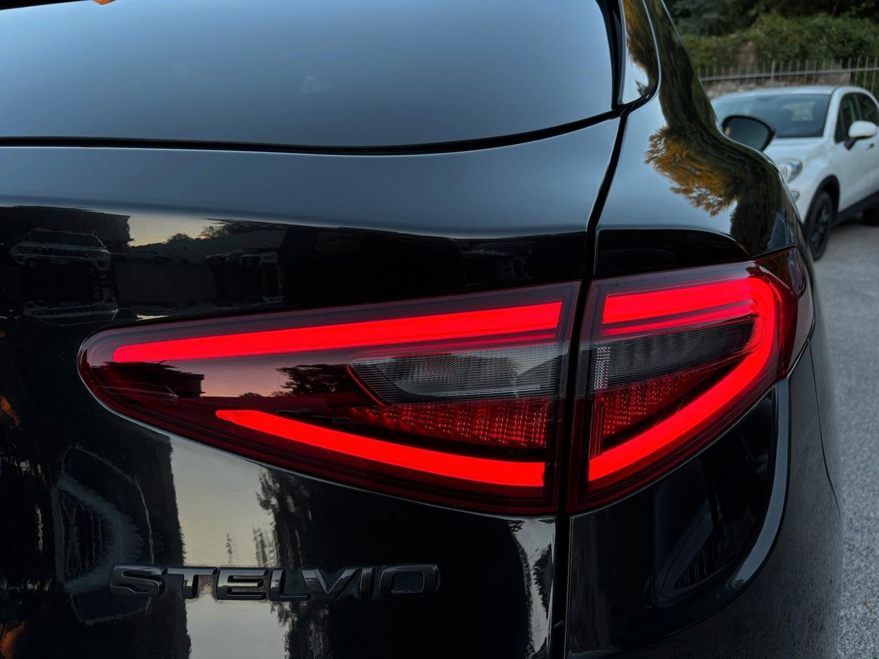 Alfa Romeo Stelvio 2.2 Turbodiesel 210 CV AT8 Q4 Veloce MY 21