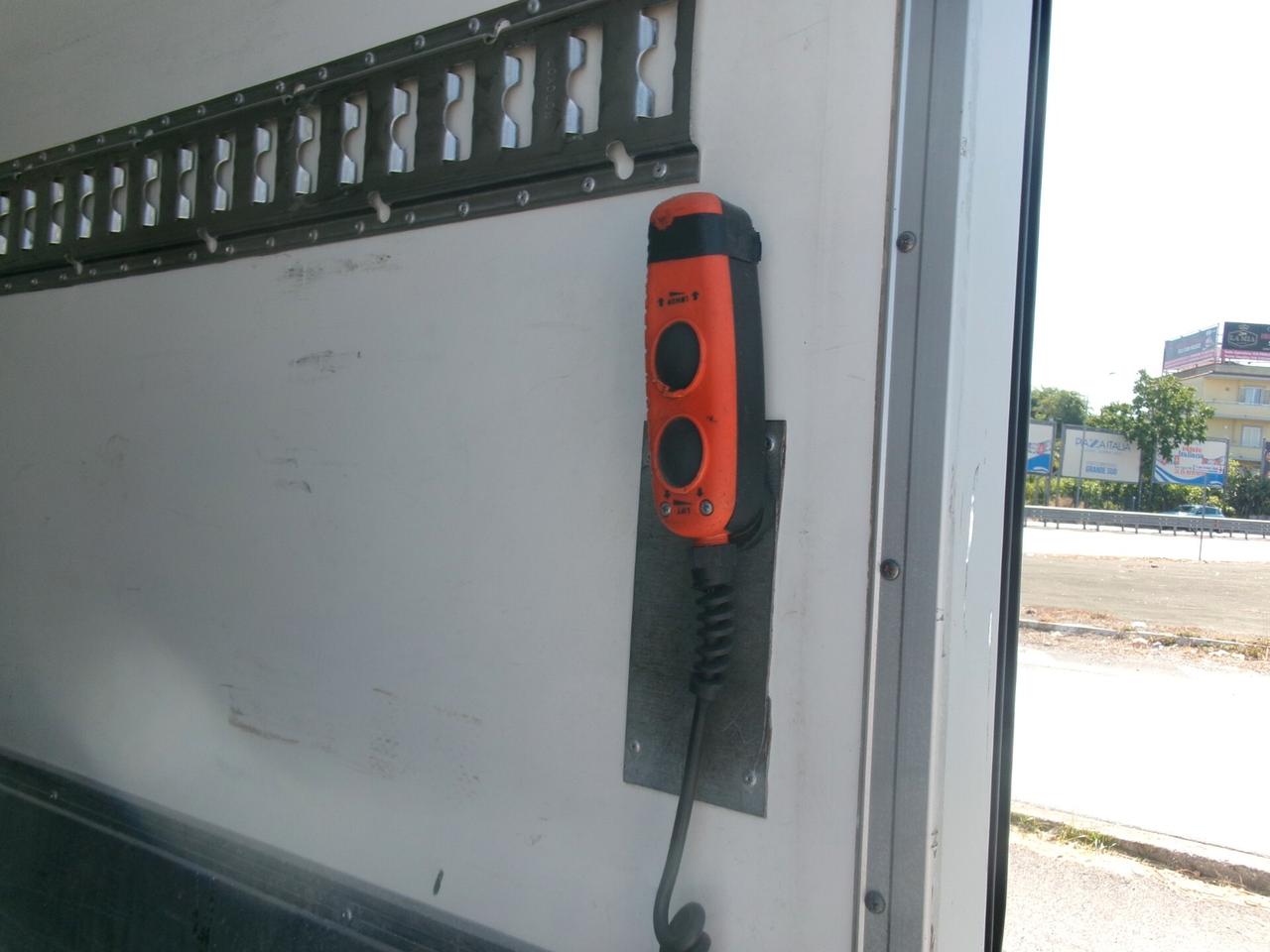 Iveco Daily 35C14 2.3 140CV E6 FRIGO+PEDANA CARICATRICE 10Q ATP FRCX -20° 09/2027 5 PEDANE 188000 KM