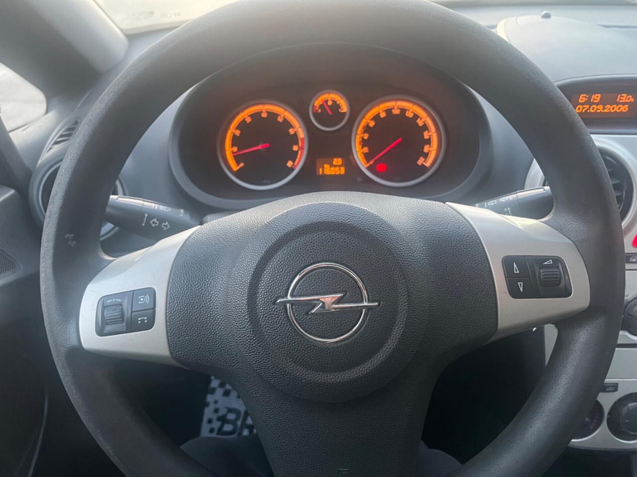 Opel Corsa 1.2 3 porte Club 2007