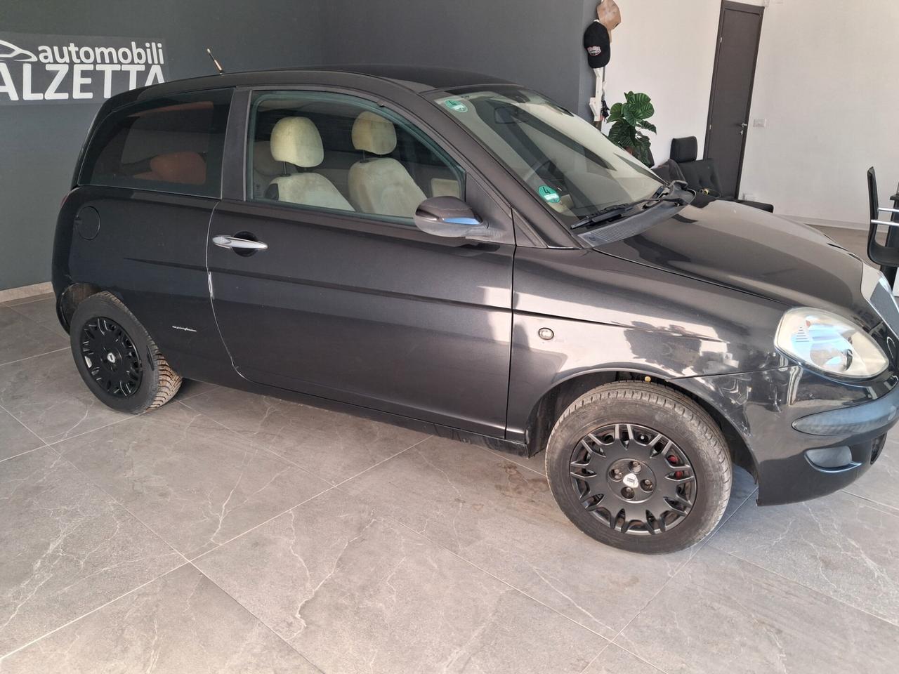 Lancia Ypsilon 1.2 tenuta maniacale