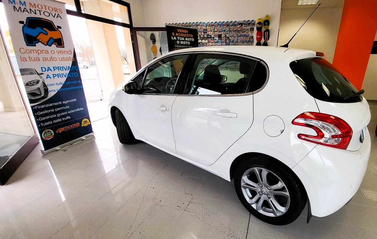 Peugeot 208 PureTech 82 5 porte Allure- PERFETTA IN OGNI DETTAGLIO