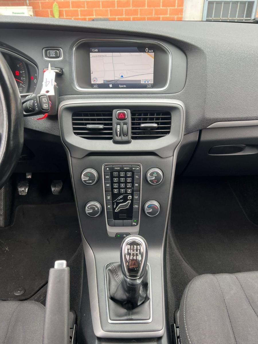 VOLVO - V40 - 1.6 D2 Summum