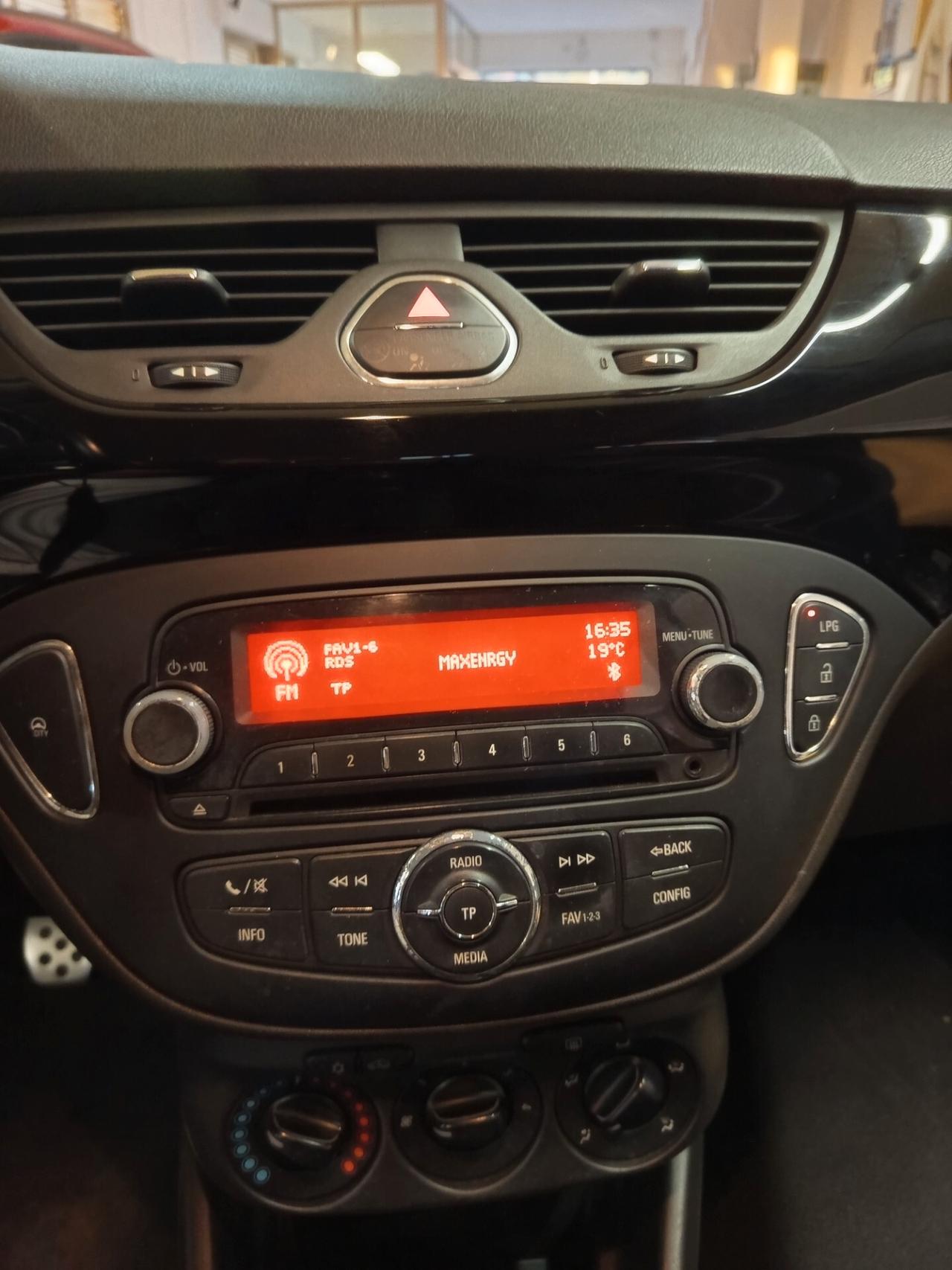 Opel Corsa 1.4 90CV GPL Tech 5 porte Innovation