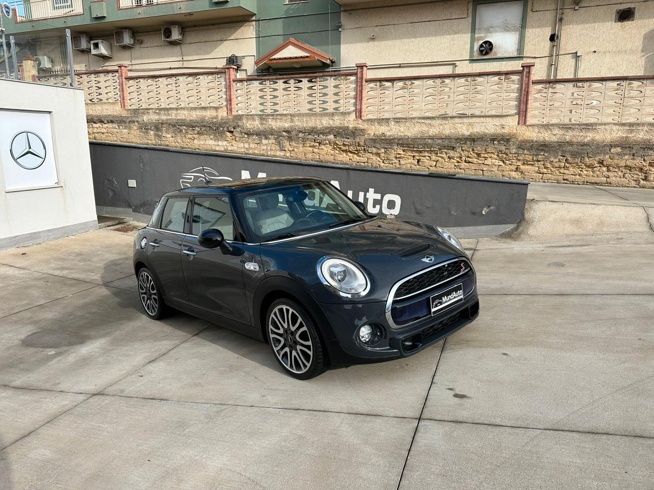 Mini 2.0 Cooper SD aut. Hype 5 porte