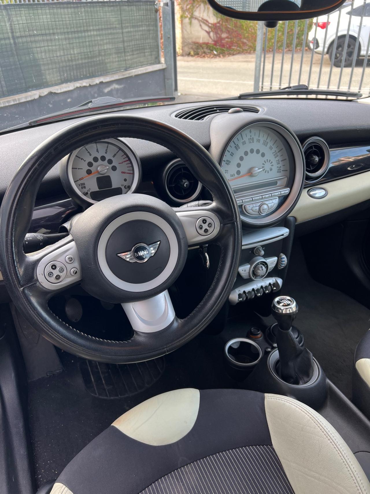 Mini 1.4 16V One Chili