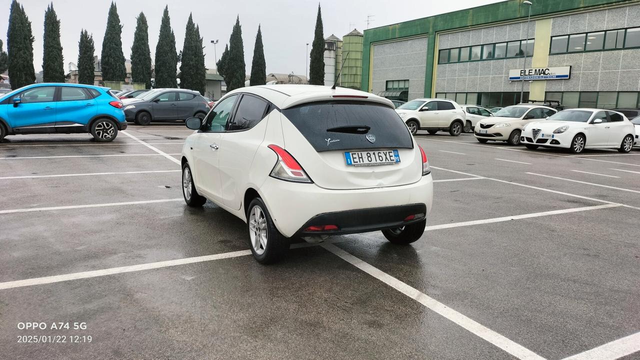 Lancia Ypsilon 1.2 69 CV Platino
