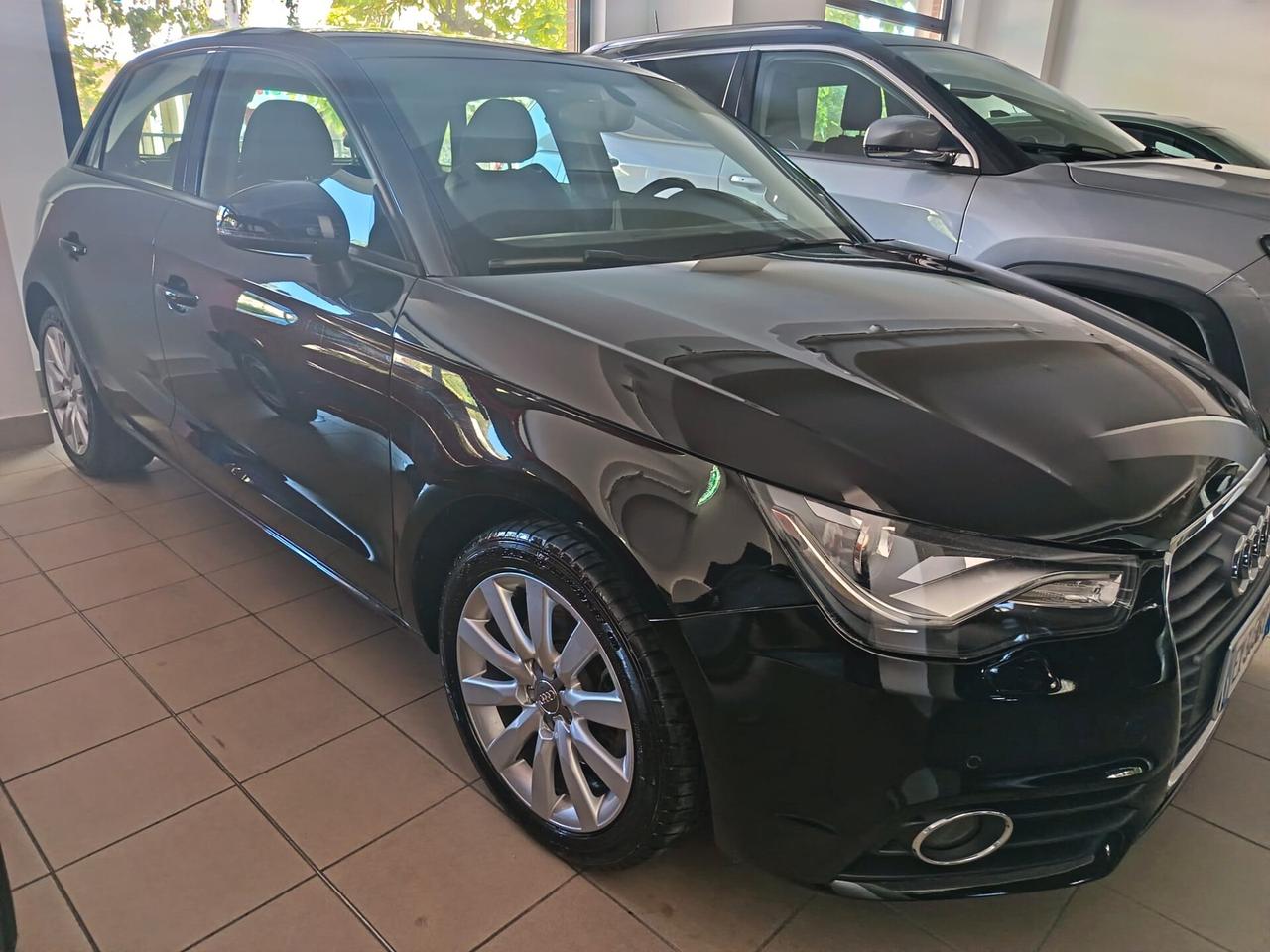 Audi A1 1.6 TDI S line edition plus