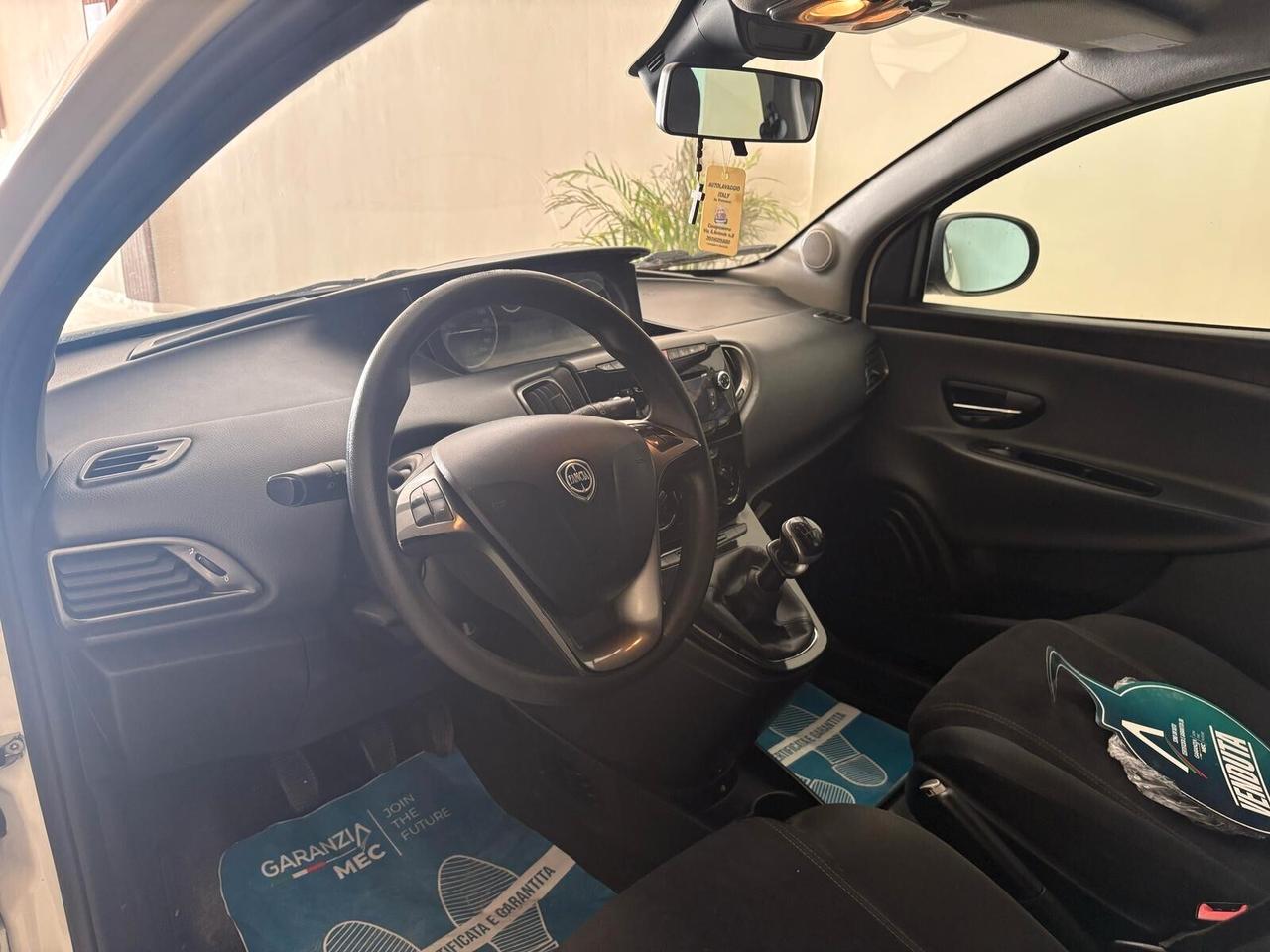 Lancia Ypsilon 1.2 69 CV 5 porte S&S Platinum