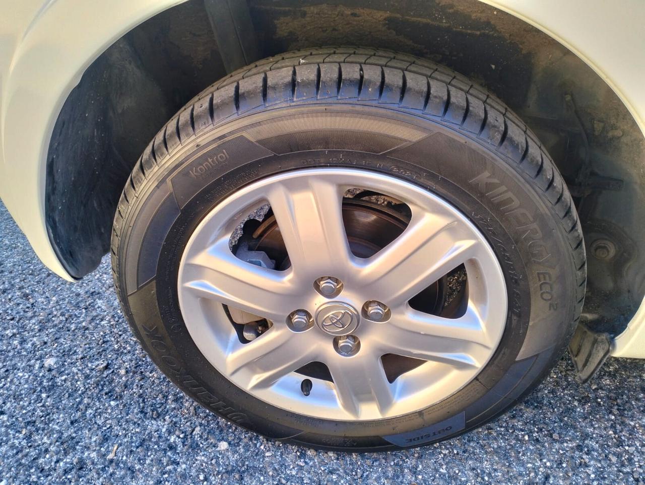 Toyota iQ 1.0 Sol Cerchi Sensori post. KM 145000.