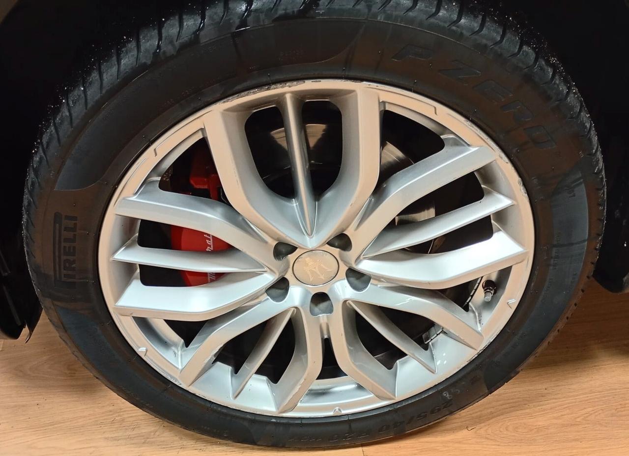Maserati Levante V6 Diesel AWD Granlusso (Motore sostituito NUOVO a 120.000 km)