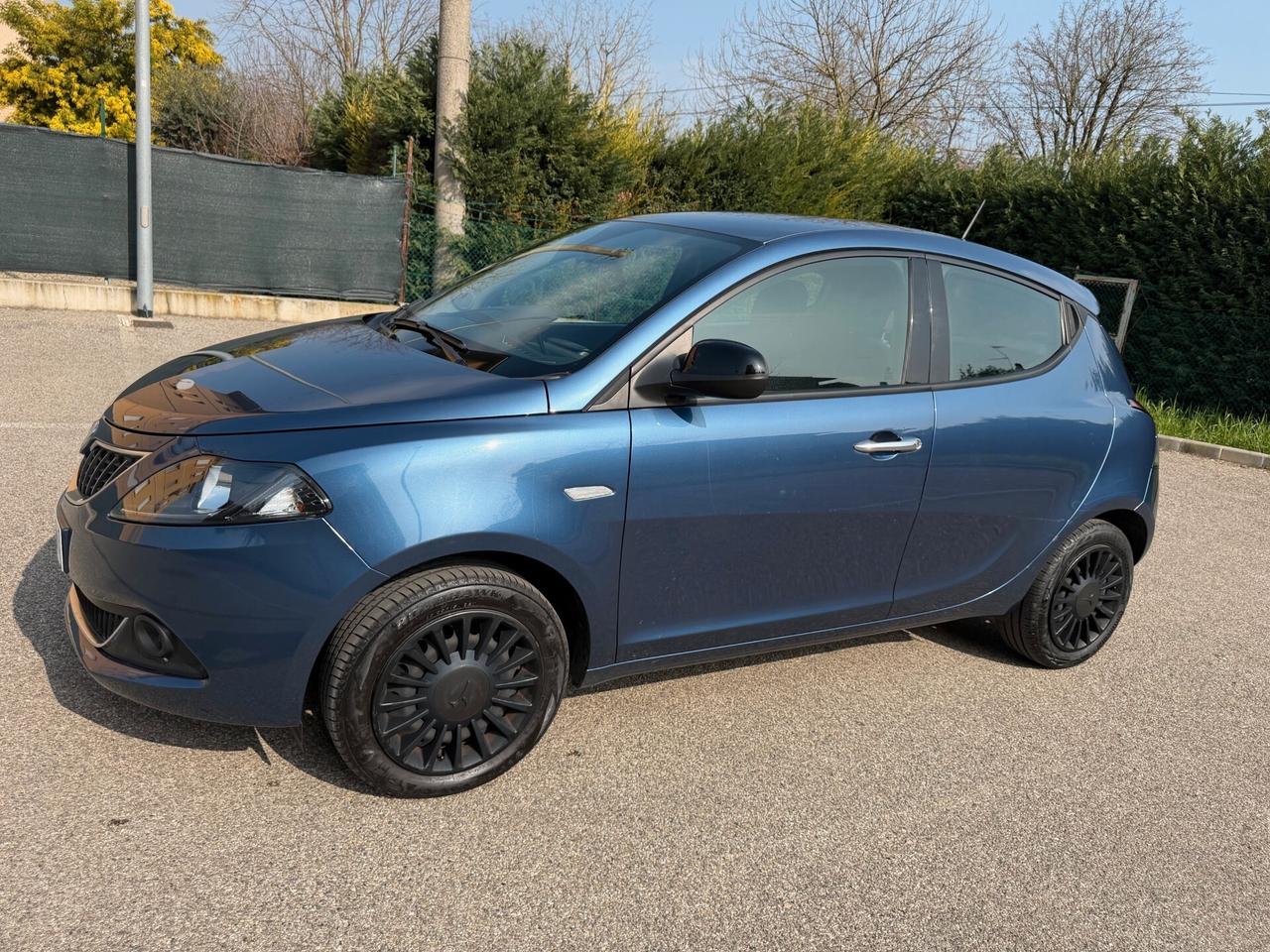 Lancia Ypsilon 1.0 Hybrid - NEOPATENTATI - 12 MESI DI GARANZIA -