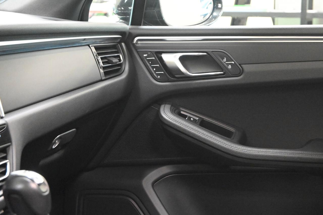 PORSCHE Macan 1ªs. '13-'25 Macan 2.0