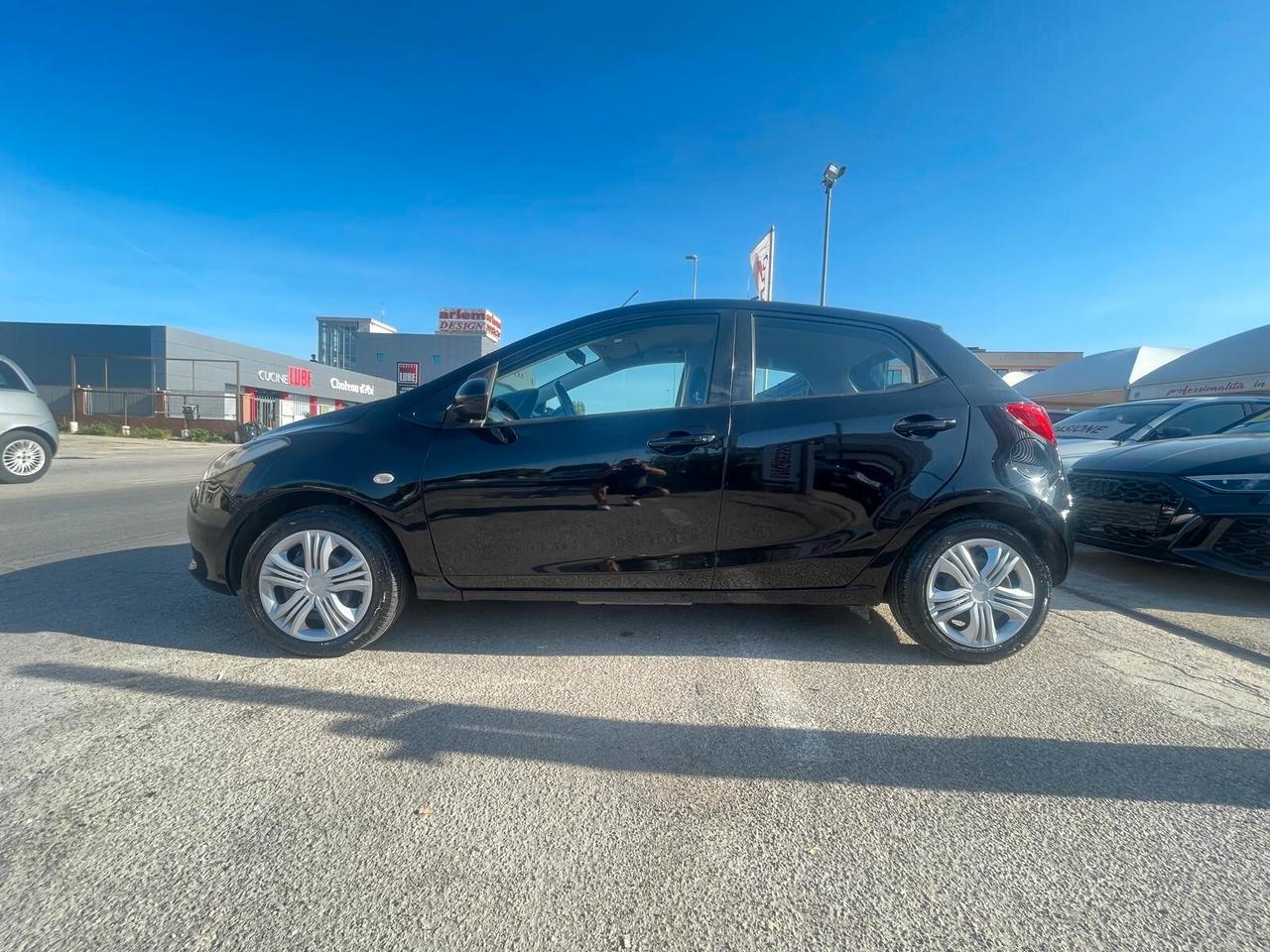 Mazda 2 Mazda2 1.3 16V 75CV 5p. Play GPL