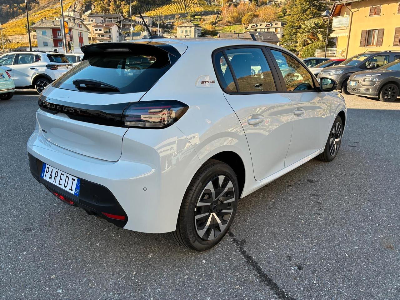 Peugeot 208 PureTech 100cv STYLE