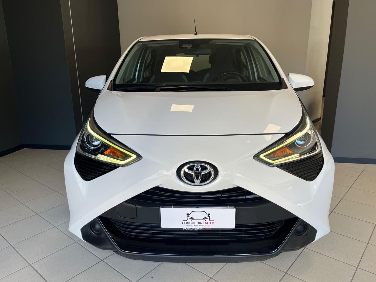 Toyota Aygo Connect 1.0 VVT-i 72 CV x-play