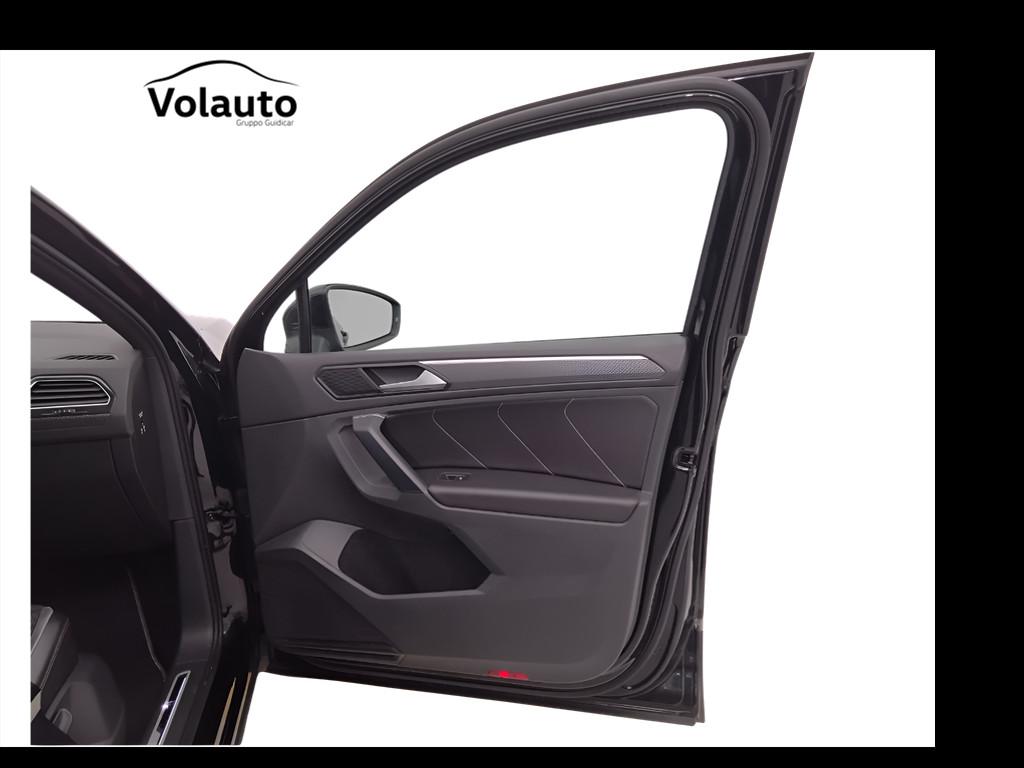 VOLKSWAGEN Tiguan II 2021 - Tiguan 2.0 tdi R-Line 150cv dsg