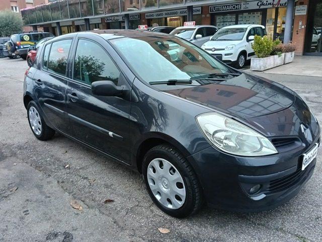RENAULT Clio 1.2 16V 5 porte Dynamique *uniproprietario*