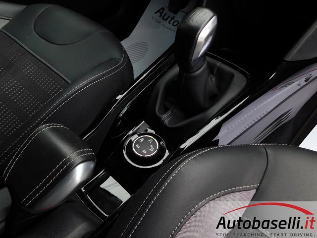 PEUGEOT 2008 1.2 TURBO 110CV S&S ALLURE, NAVIGATORE, CARPLAY