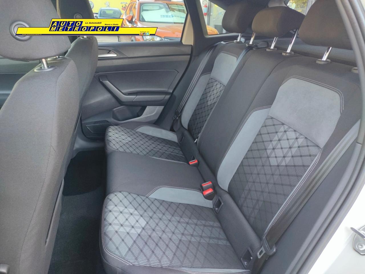 Volkswagen Taigo 1.0 110cv TSI DSG R-Line (Autom.+Tetto)