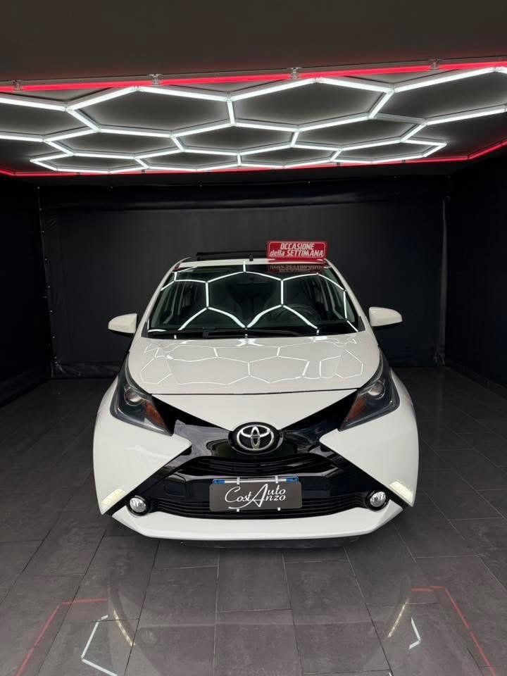 Toyota Aygo 1.0 Benzina CABRIO x-wave 2015