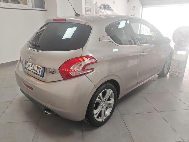 Peugeot 208 208 5p 1.4 hdi 8v ALLURE TETTO