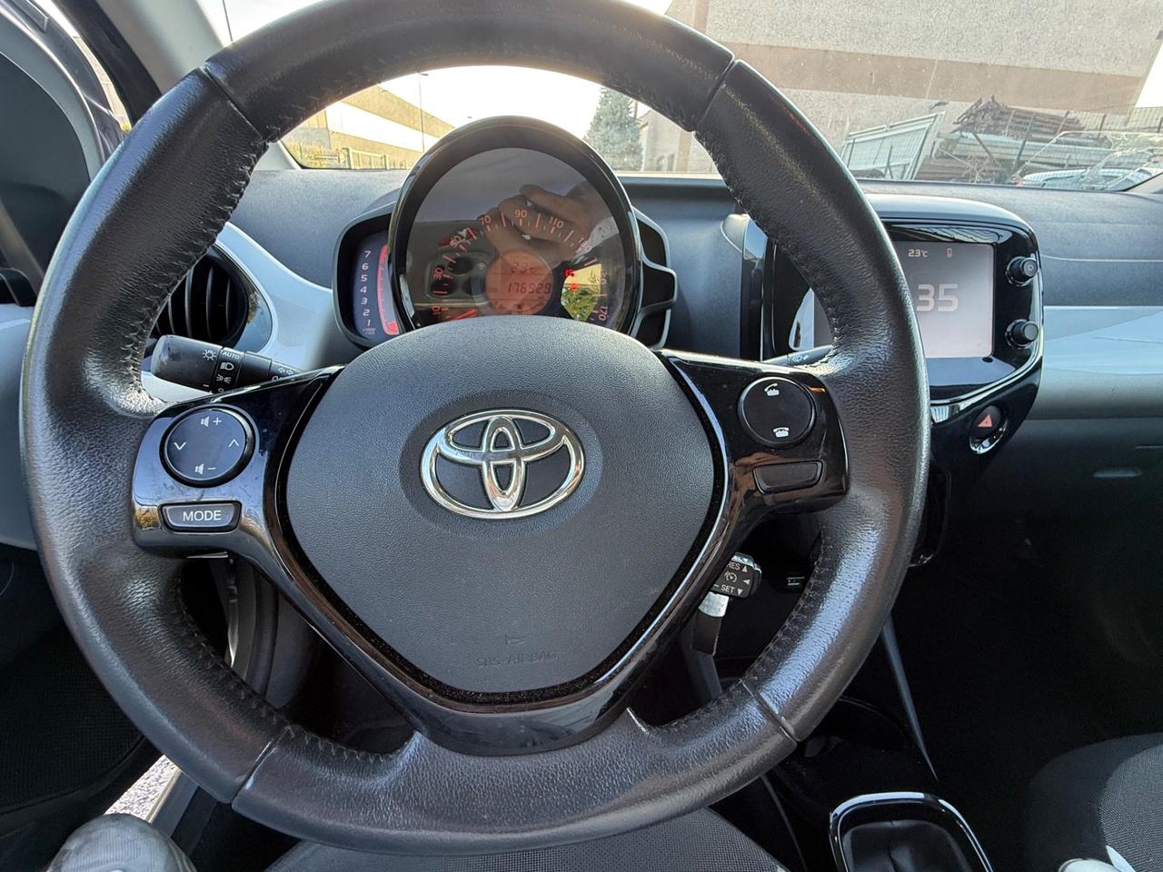 Toyota Aygo 1.0 VVT-i 69 CV 5 porte x-play