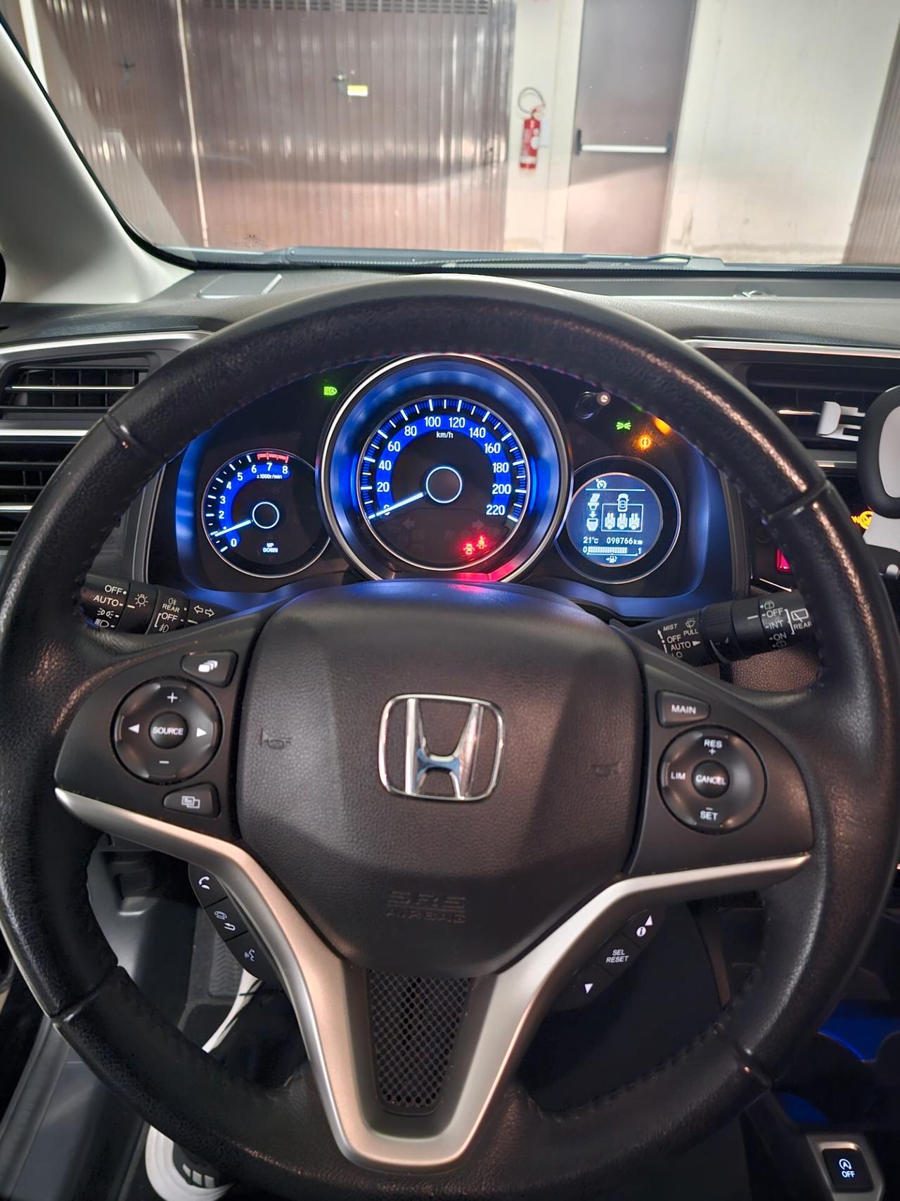 Honda Jazz 1.3 Elegance Navi ADAS