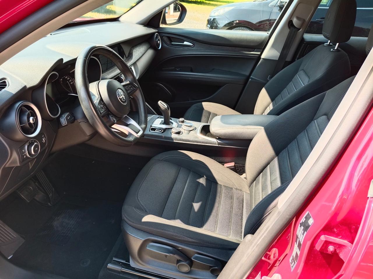 Alfa Romeo Stelvio 2.2 Turbodiesel 160 CV AT8 RWD