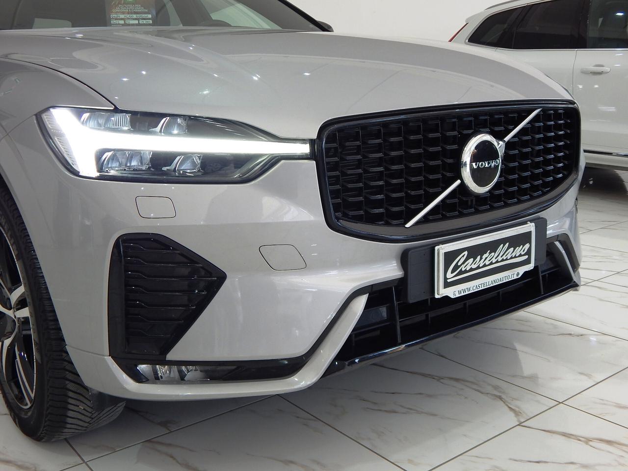 Volvo XC60 2.0 b4 R-Design AWD Aut. TETTO-NAVI-PELLE-PARK-LED