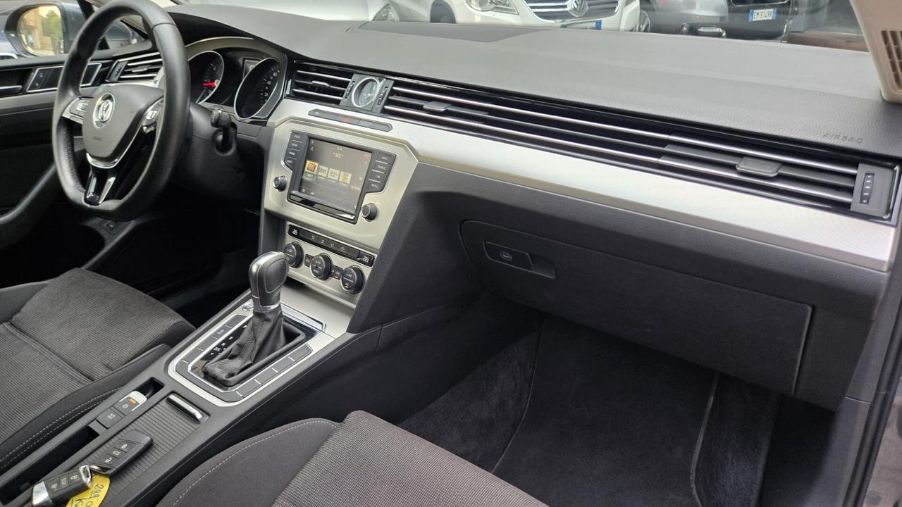Volkswagen Passat Variant 1.6 TDI SCR DSG Business BMT