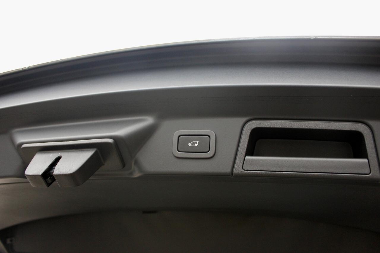 Land Rover Range Velar 2.0 Si4 250 CV R-Dynamic SE UNICO PROPR. FULL OPTIONAL