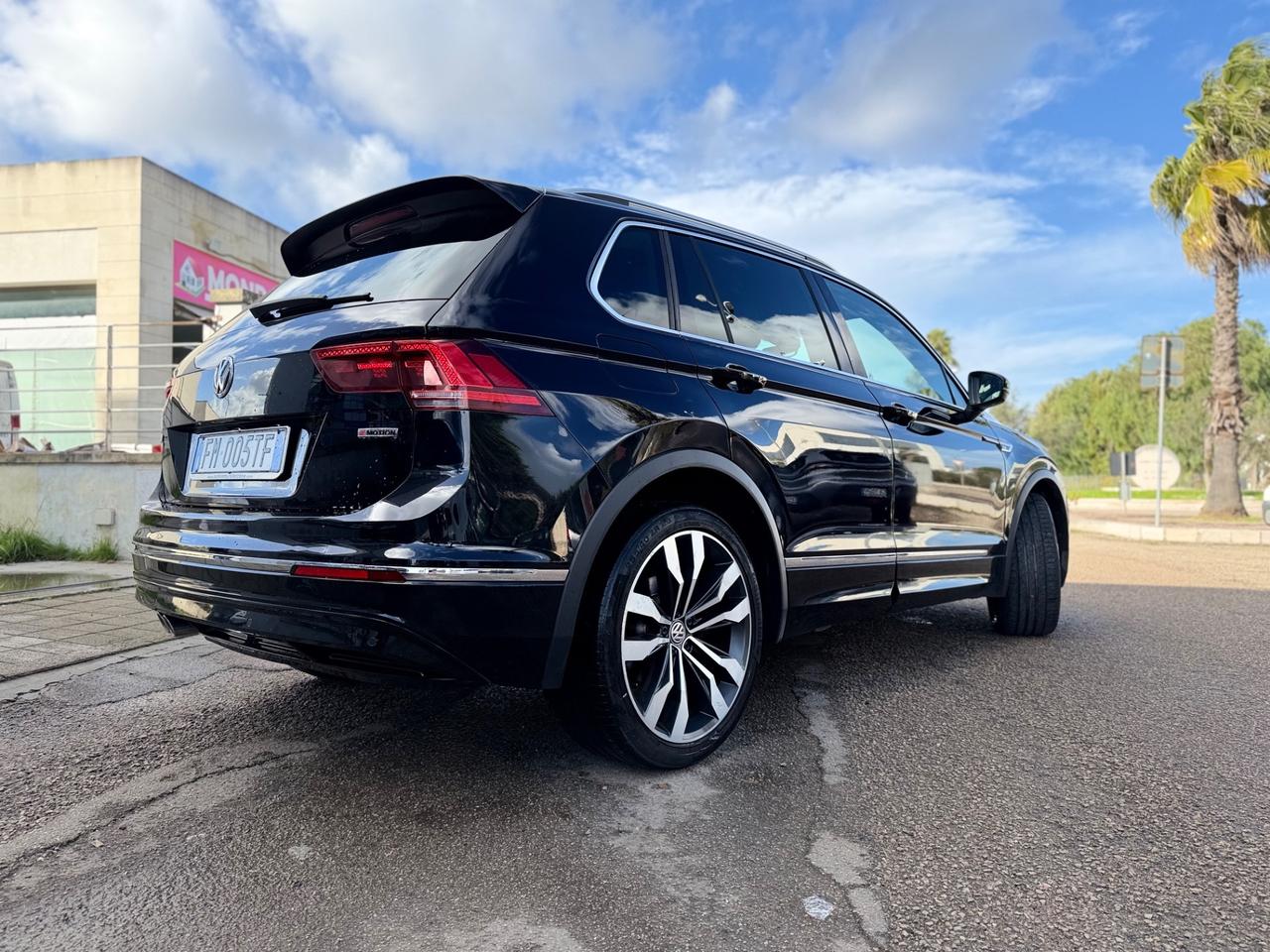 Volkswagen Tiguan 2.0 TDI SCR DSG 4MOTION R-Line – 110 kW