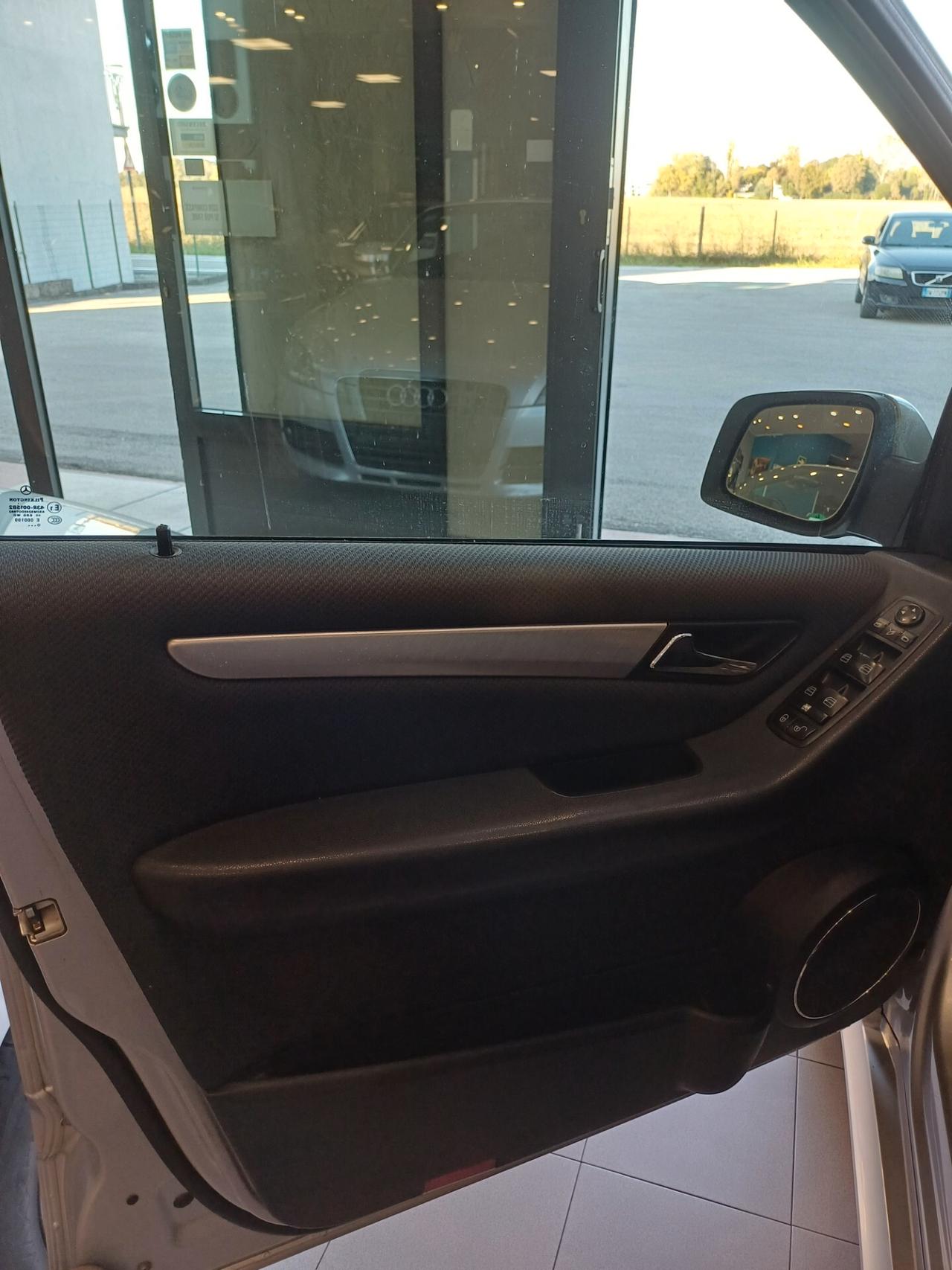 Mercedes-benz B 180 NGT BlueEFFICIENCY Executive