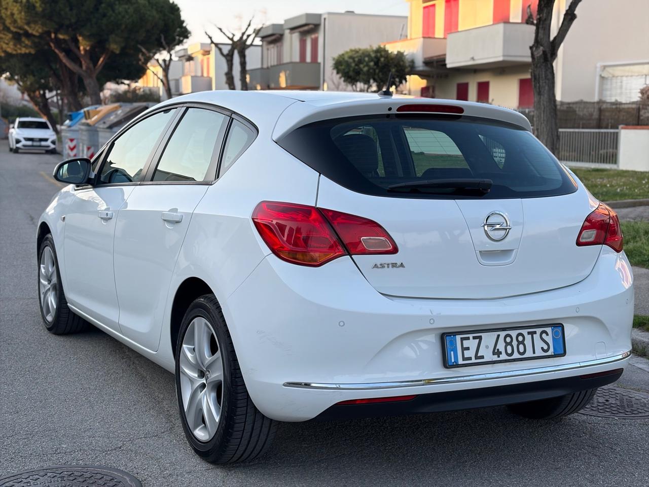 Opel Astra 1.4 Turbo 140CV 5 porte GPL Tech Electiv Euro6