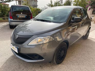 Lancia New Ypsilon 1.0 Hybrid Silver