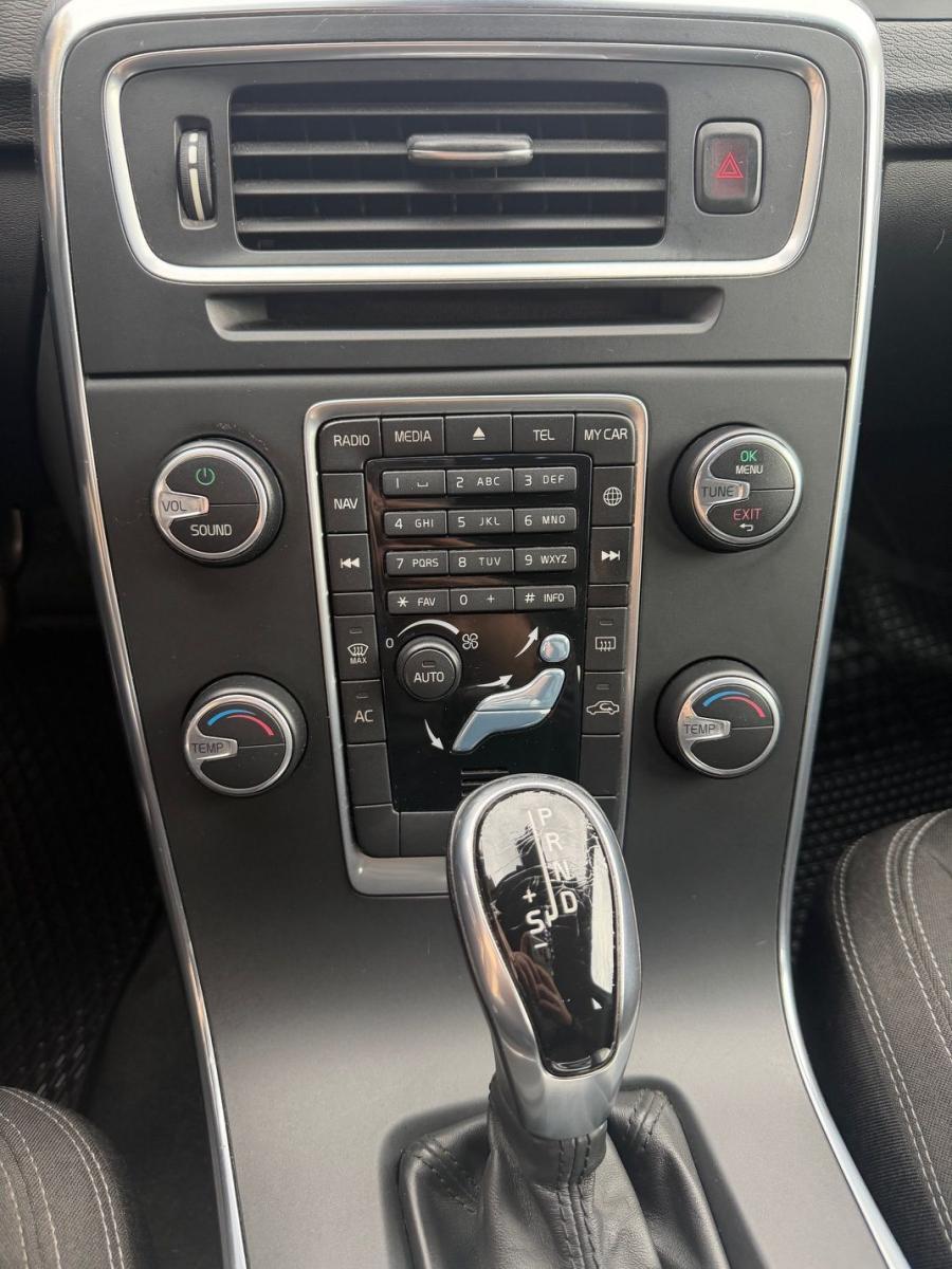 VOLVO - V60 - D2 Powershift