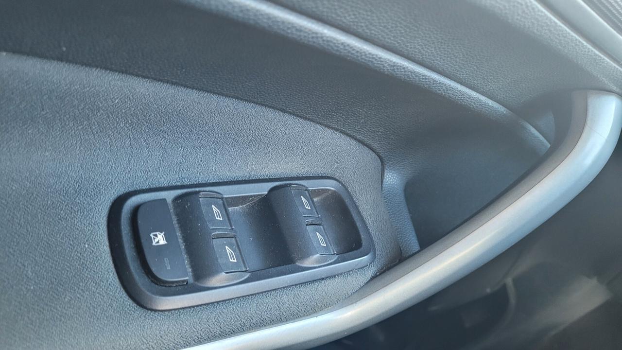 Ford Fiesta 1.4 DIESEL EURO 5B..ADATTA AI NEOPATENTATI..