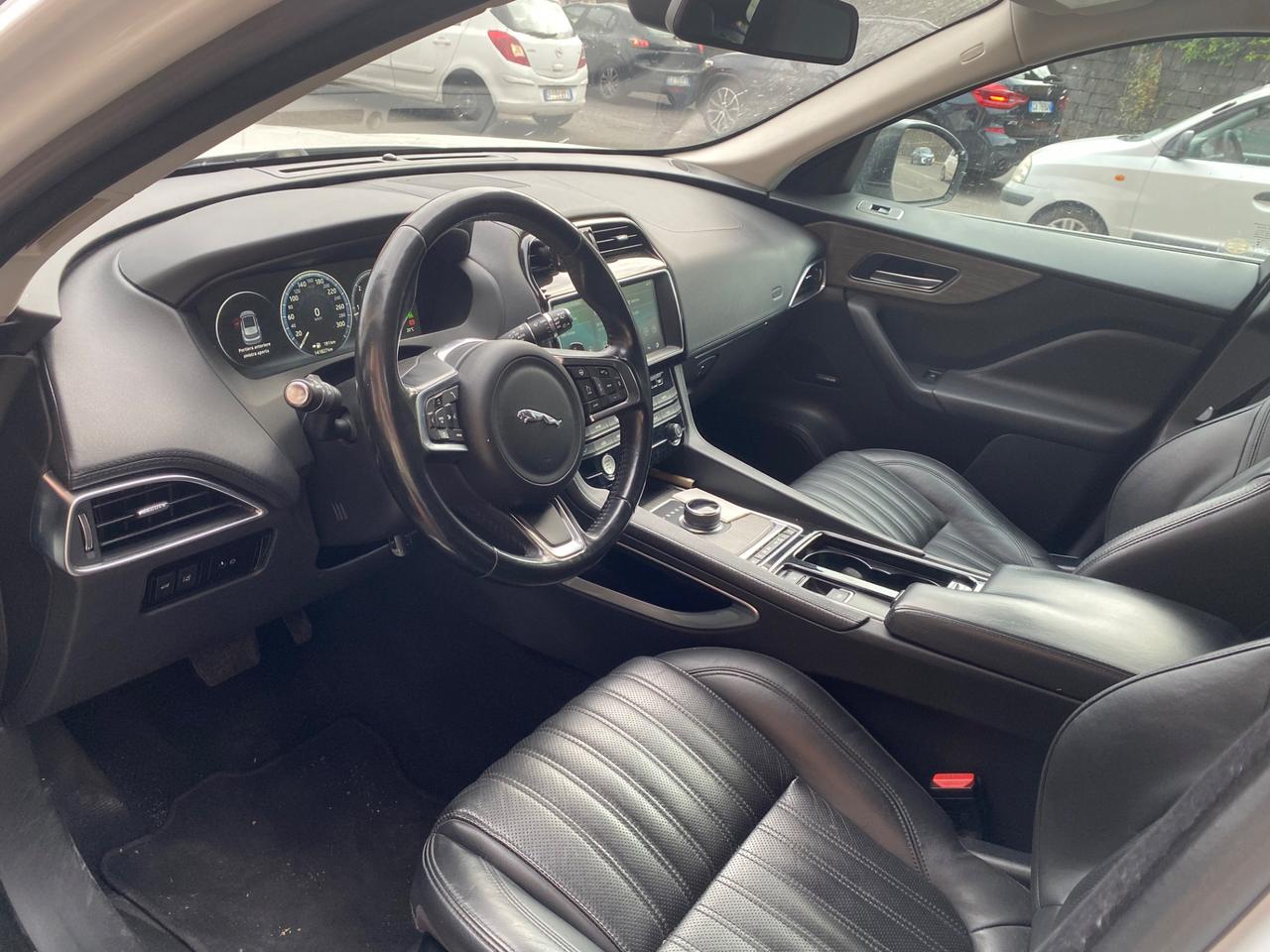 Jaguar F-Pace 2.0 D 180 CV AWD aut. Portfolio