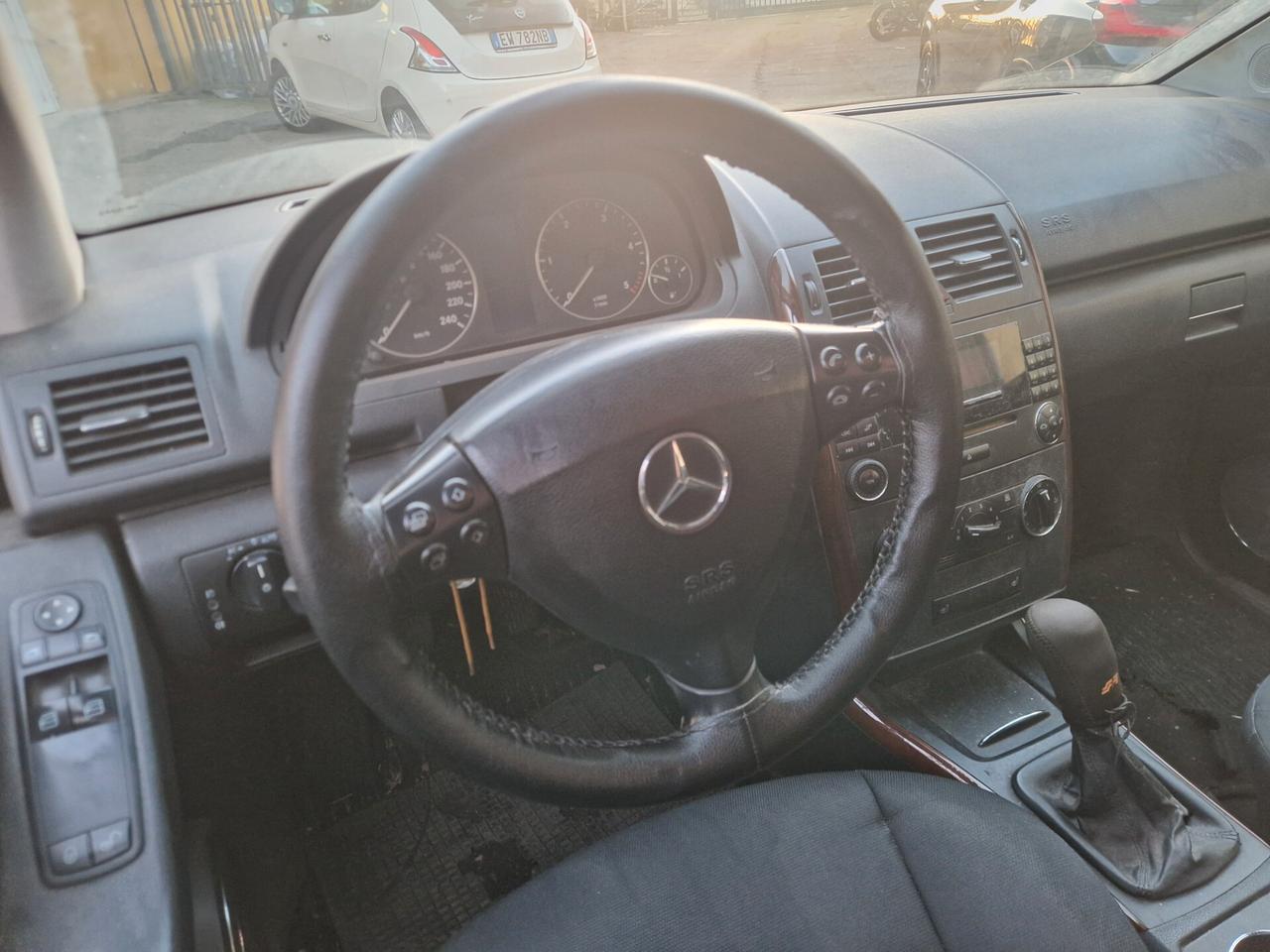 A 180 Frizione rotta parte ma non marciante