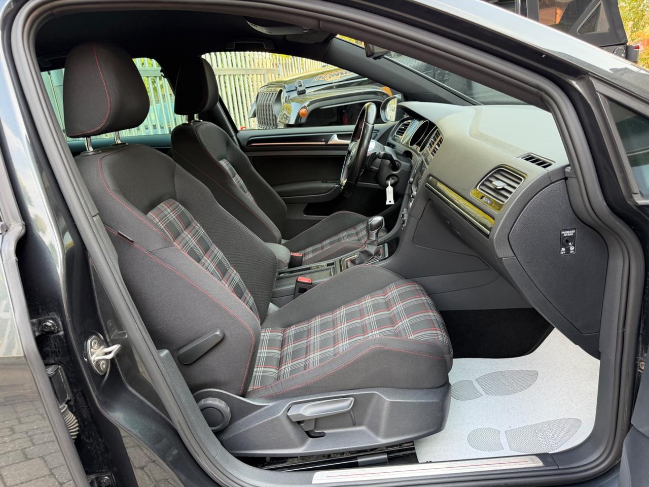Volkswagen Golf GTI Performance 2.0 TSI DSG 5p. BlueMotion Technology